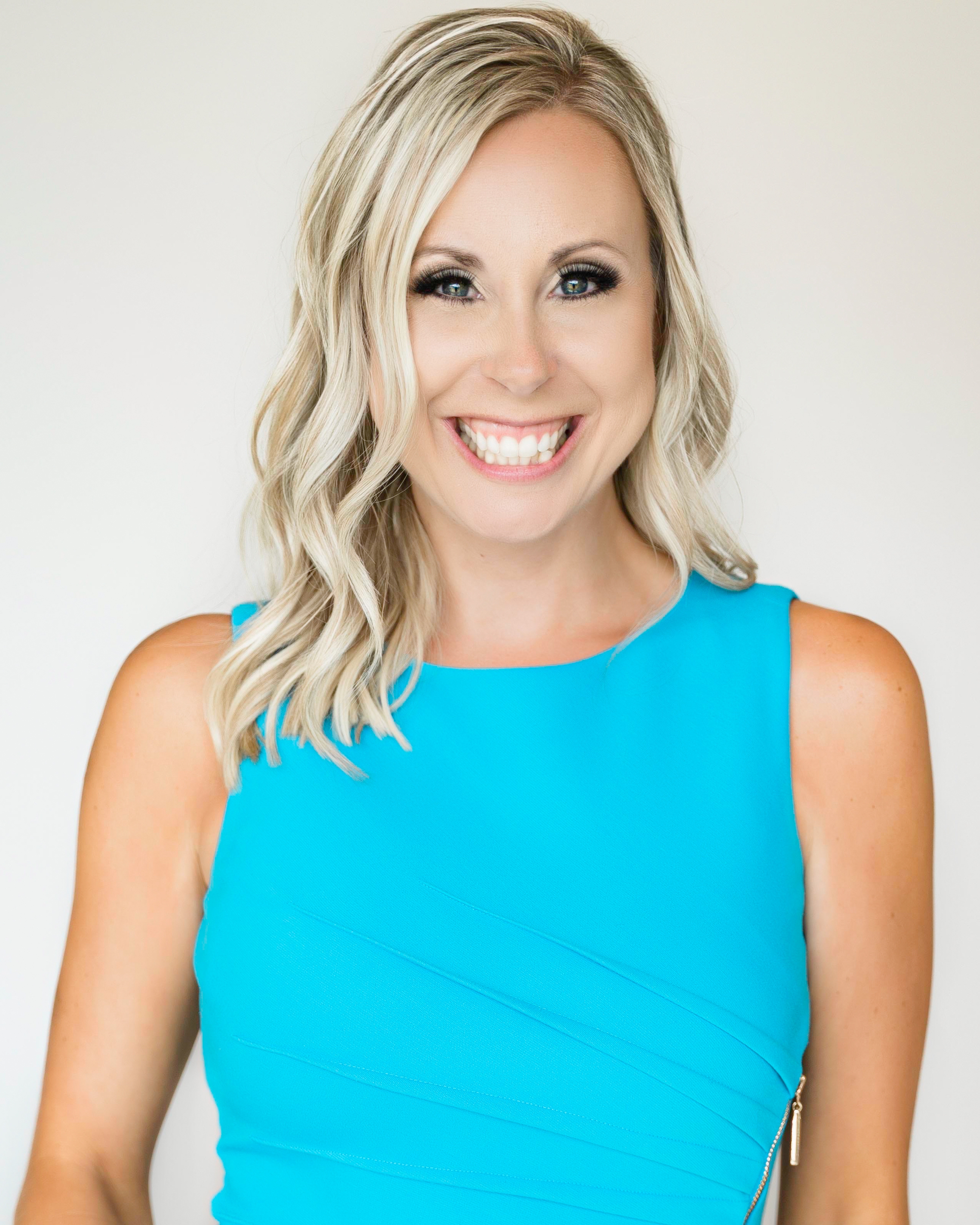 Sara Linnebur Luxury Collection Specialist