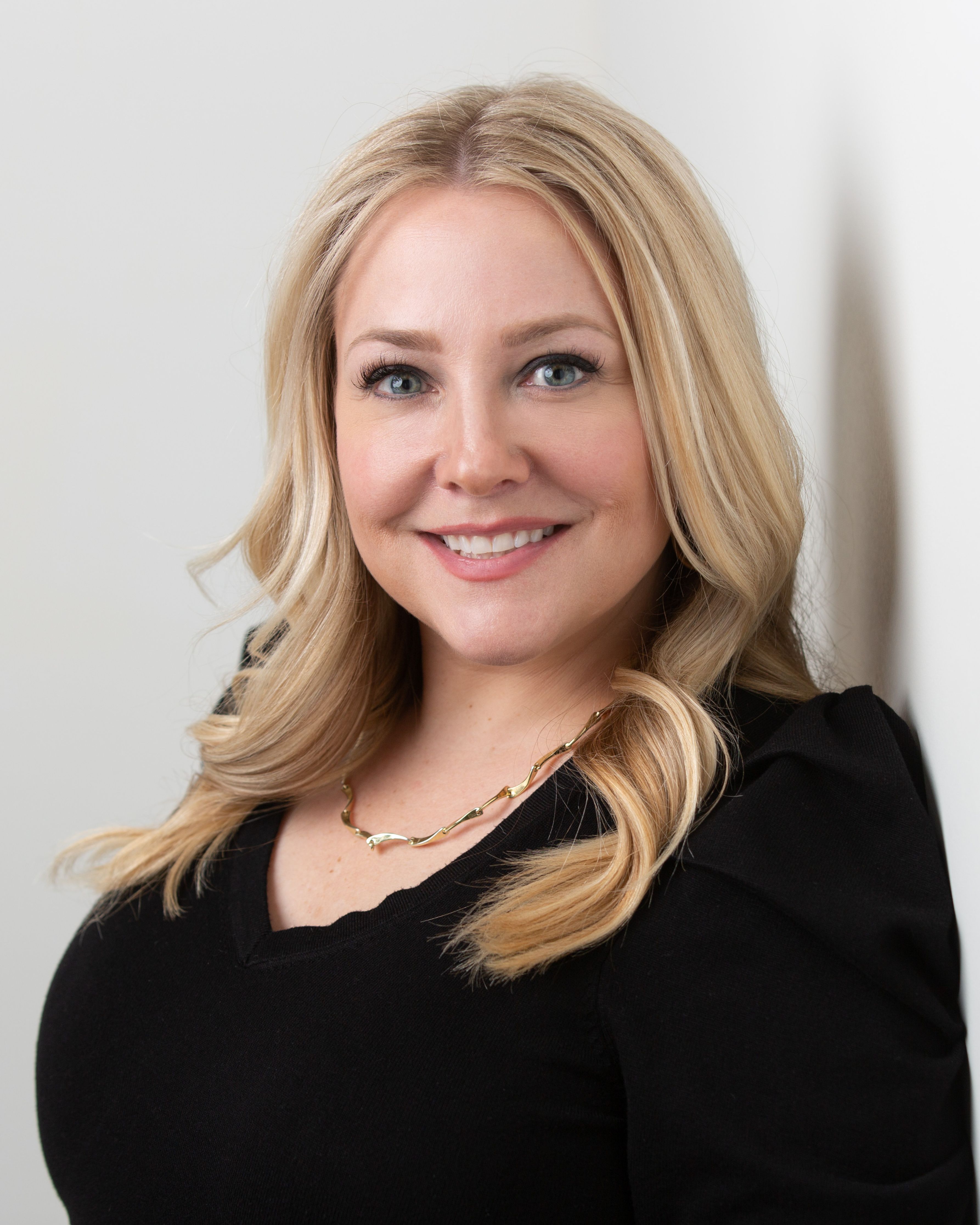 Laine Alter Luxury Collection Specialist